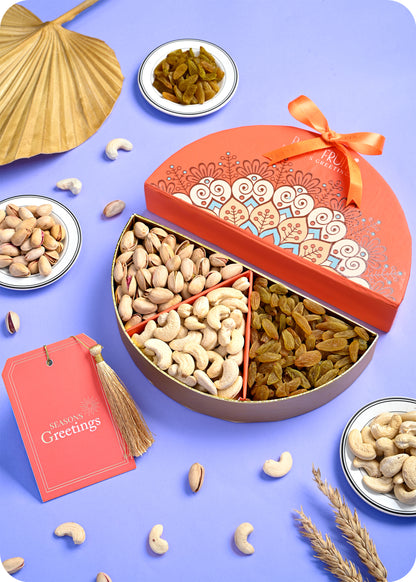 Dry Fruits Gift Pack: Cashew Pistachio Raisins