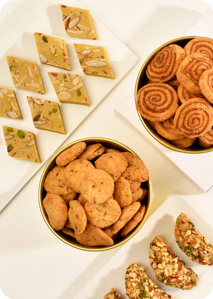 Holi gift pack Dry Fruit Gujiya, Thandai Katli, Bhakarwadi, & Methi Swali