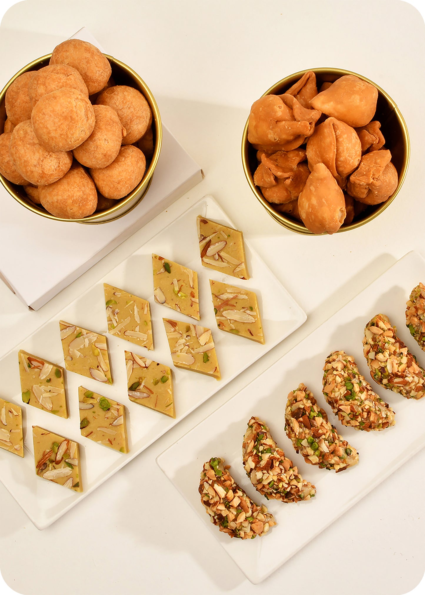 Holi Gift Pack Dry Fruit Gujiya, Thandai Katli, Kachori, & Samosa