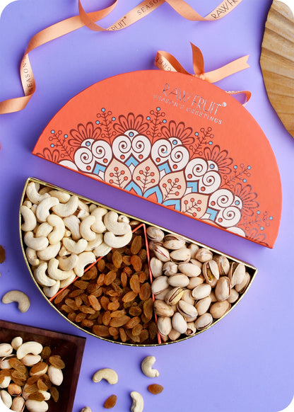 Dry Fruits Gift Pack: Cashew Pistachio Raisins