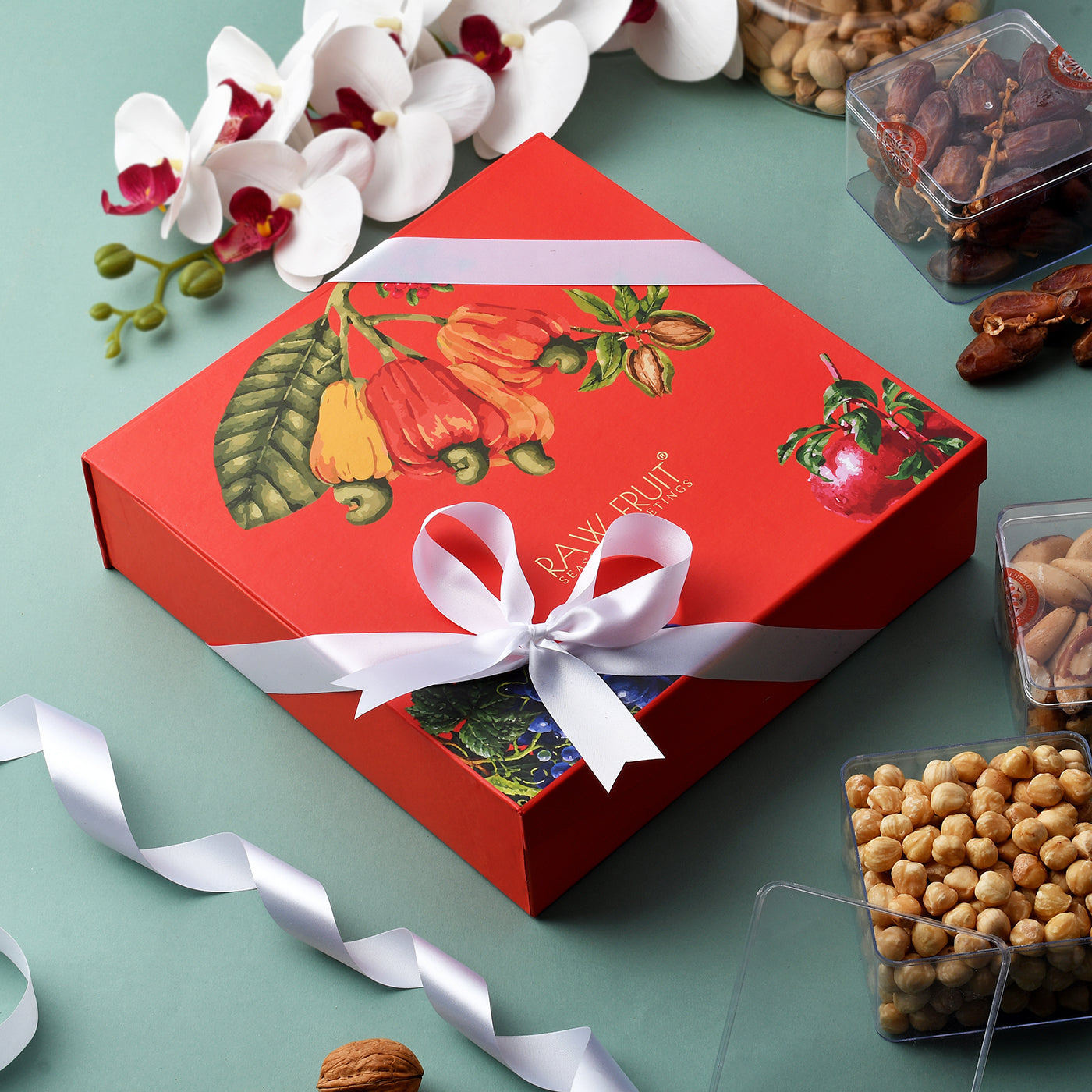 Premium Exotic Gifting Tray : Tropical Cashew Almond Pistachio Walnut